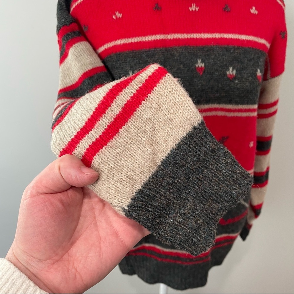 Vintage 100% Shetland Wool Christmas Sweater Red and Grey Size Medium - Picture 4 of 7